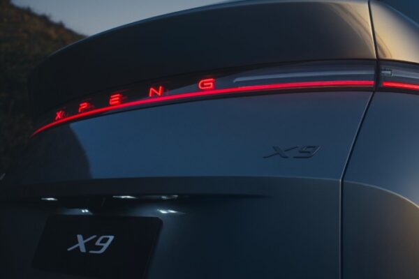 XPENG X9